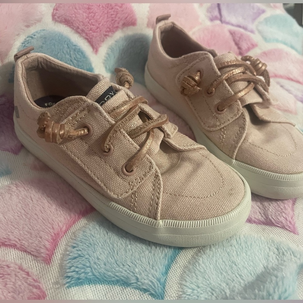 Size 9 pink toddler sperry shoes